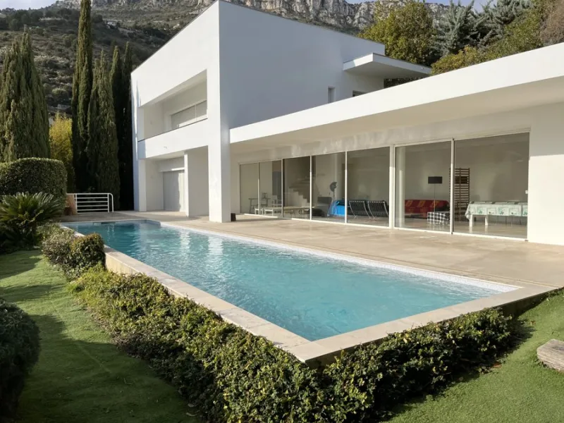 La French Piscine — piscine r&eacute;nov&eacute;e